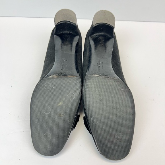 Salvatore Ferragamo Black and Gold Flats with Decorative Toe Size 9 Suede - Picture 6 of 10